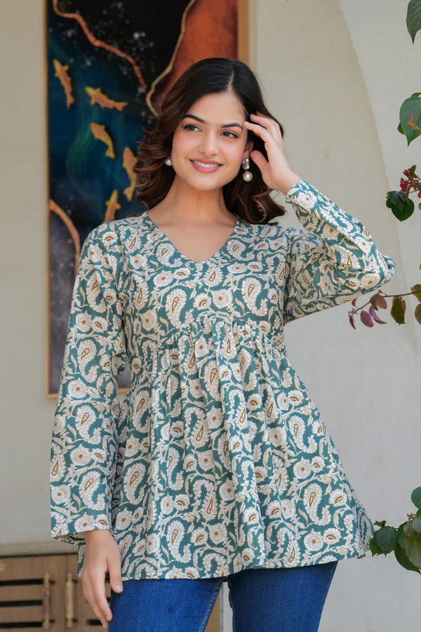 Women’s Green Paisley Printed Long Kurti Top – Casual Flared Ethnic Tunic for Ladies