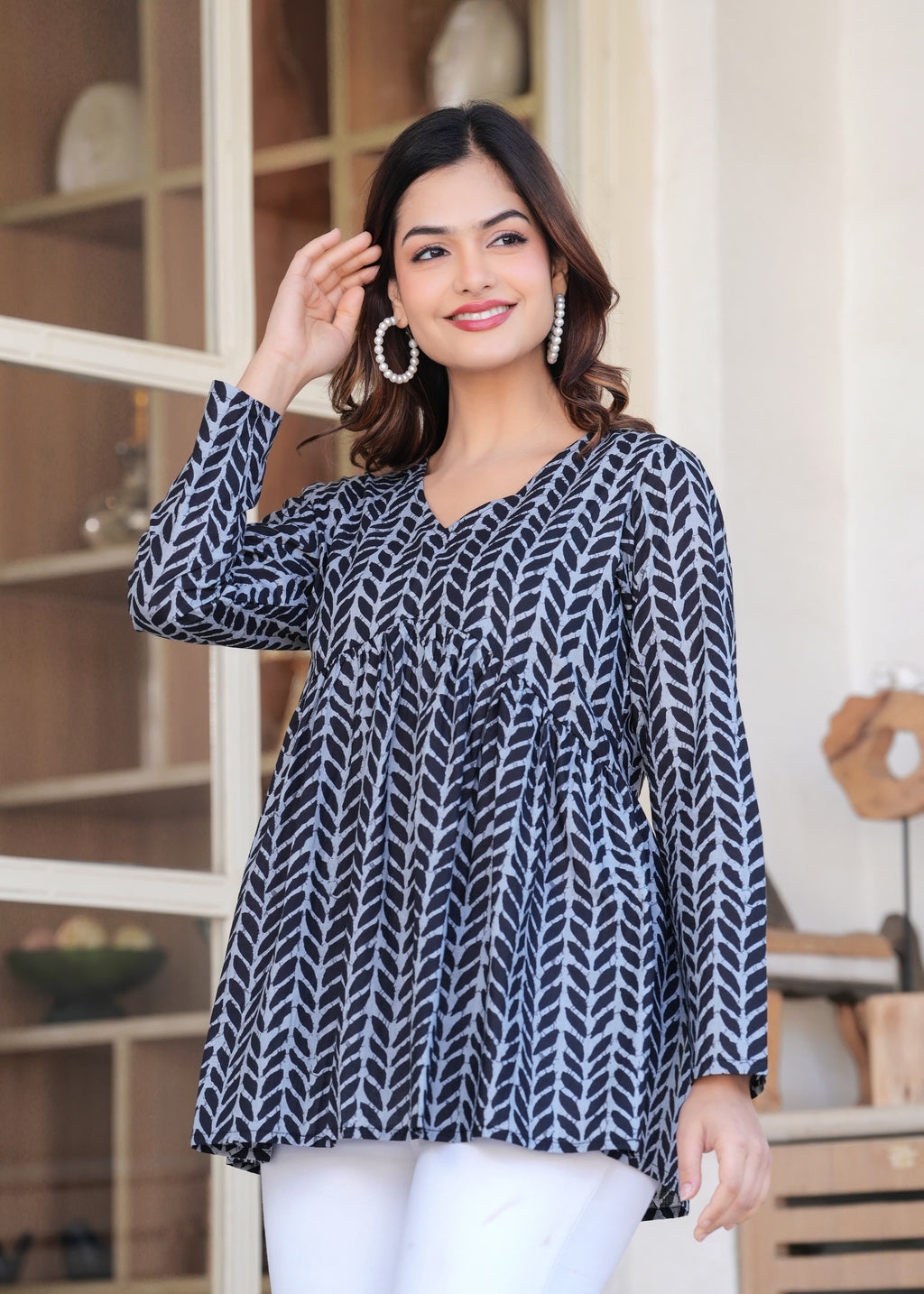 Women’s Black & White Printed Long Kurti Top – Casual Designer Tunic for Ladies | Stylish Ethnic Wear